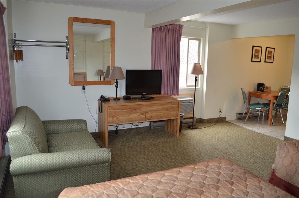 Fortune Motel Камлупс Екстериор снимка