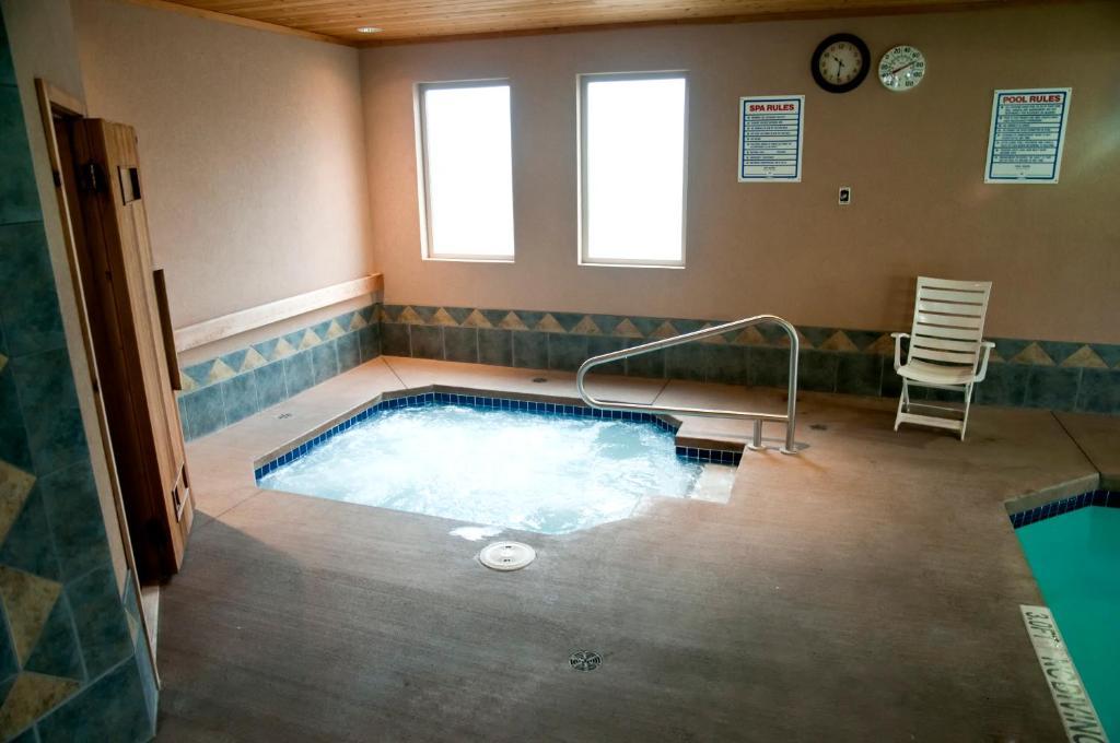 Fortune Motel Камлупс Екстериор снимка